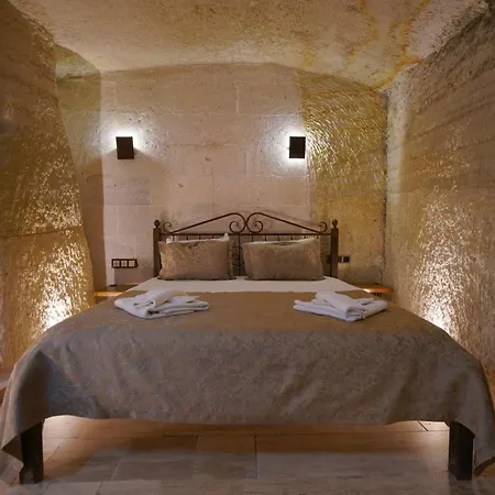 Emit Cave Hotell 2*