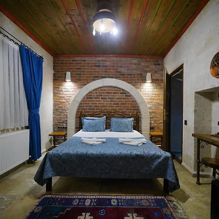 Emit Cave Hotell 2*