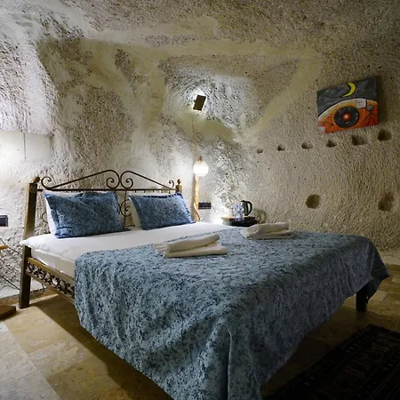 Emit Cave Hotell